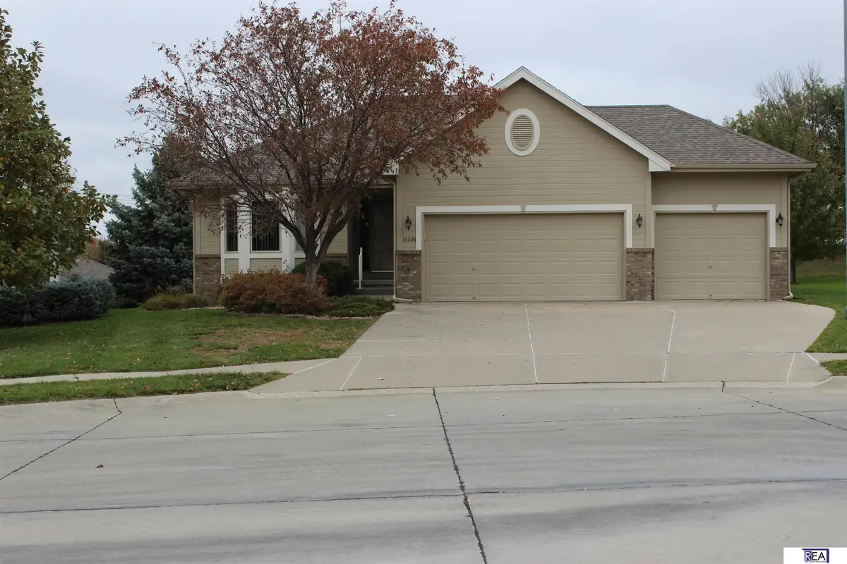 19220 Ontario Circle, Omaha, NE 68130 - Image #1