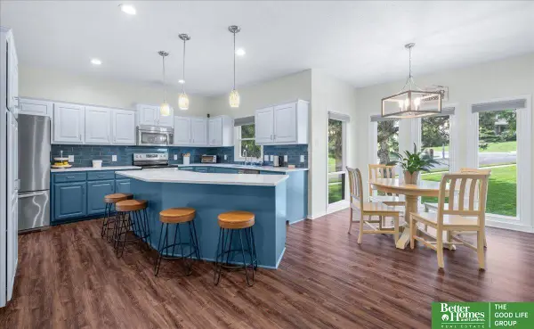 908 Wicklow Road, Papillion, NE 68046