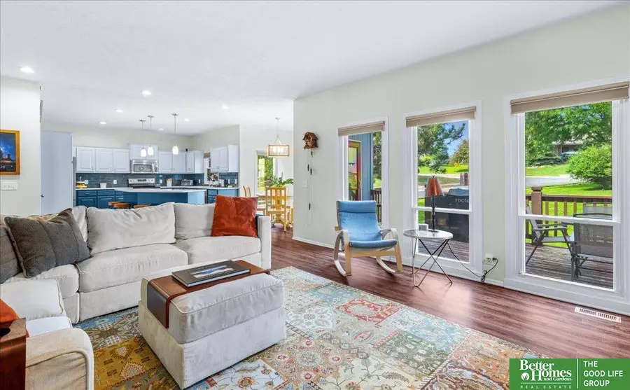 908 Wicklow Road, Papillion, NE 68046 - Image #2