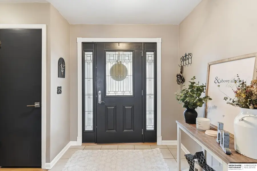 6411 S 75th Avenue Circle, Omaha, NE 68127 - Image #2