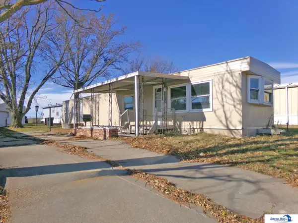 2409 Arapahoe Trail, Beatrice, NE 68310