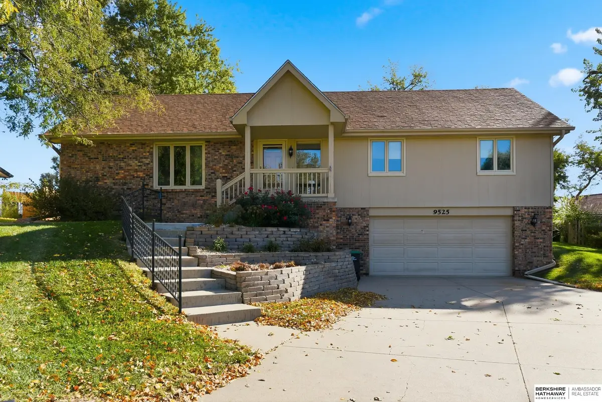 9525 Burdette Circle, Omaha, NE 68134 - Image #1
