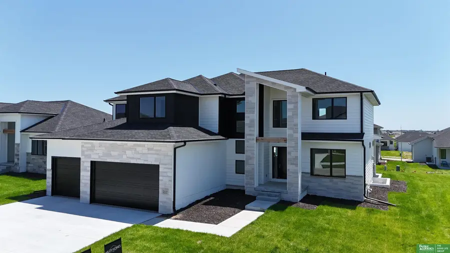 21137 Ellison Avenue, Elkhorn, NE 68022 - Image #2