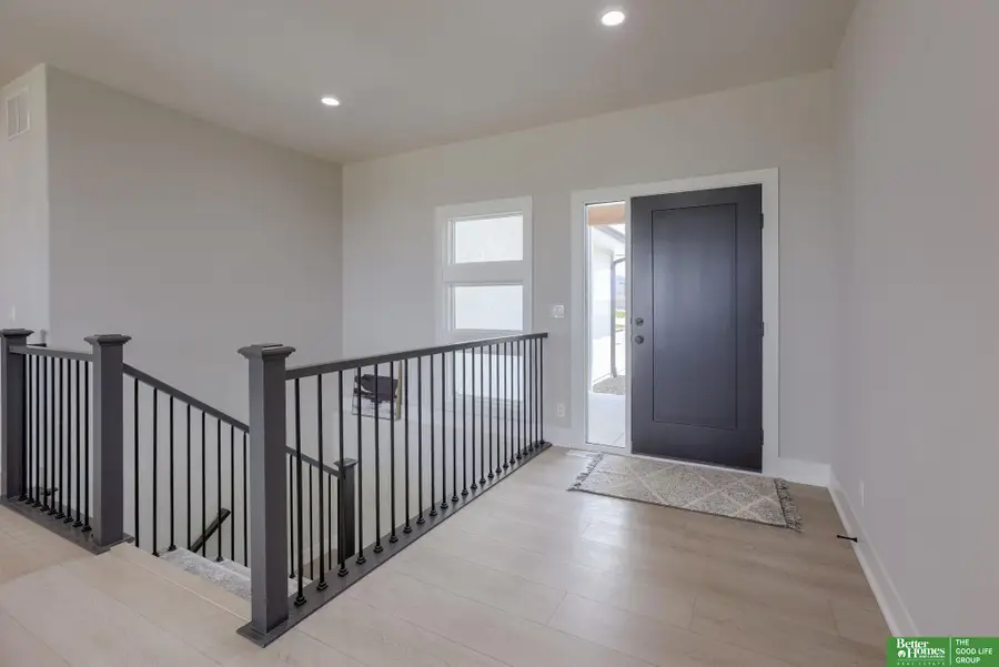 5602 N 212th Street, Elkhorn, NE 68022 - Image #3