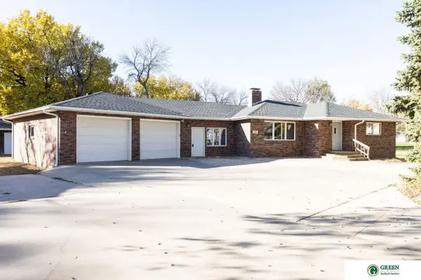 825 N Academy Avenue, York, NE 68467