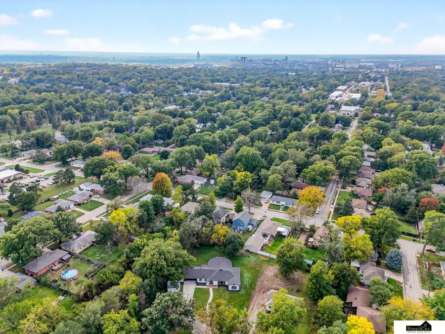1005 N 41 Street, Lincoln, NE 68503 - Image #2