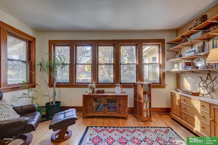 911 N 50 Street, Omaha, NE 68132 - Image #2