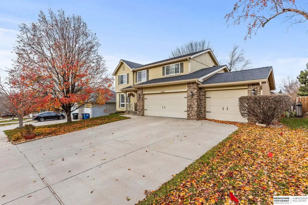 16904 L Circle, Omaha, NE 68135 - Image #1
