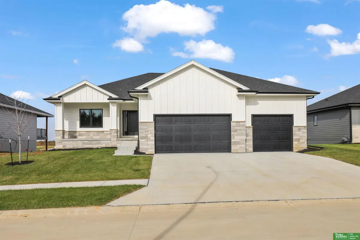 12384 Windsor Drive, Papillion, NE 68046 - Image #1