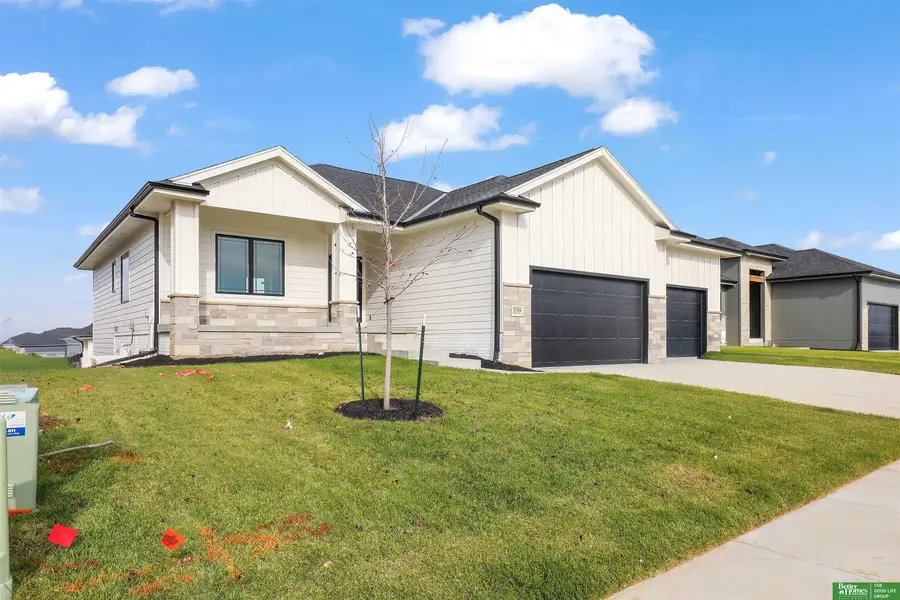 12384 Windsor Drive, Papillion, NE 68046 - Image #2