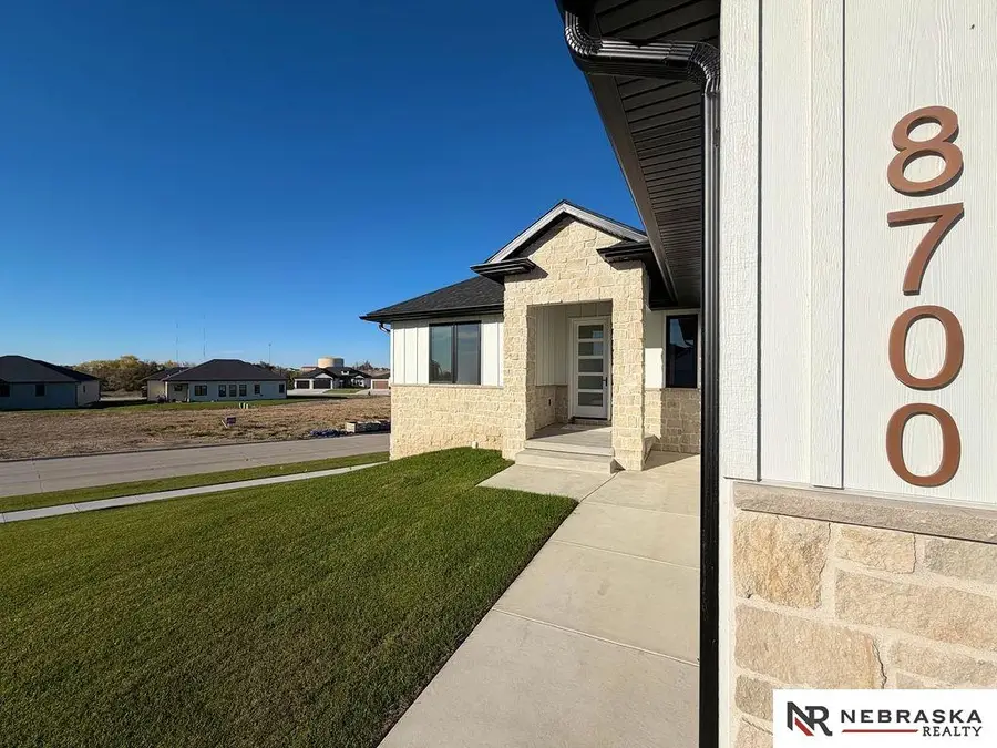 8700 Honeybee Lane, Lincoln, NE 68526 - Image #2
