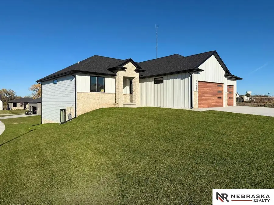8700 Honeybee Lane, Lincoln, NE 68526 - Image #3