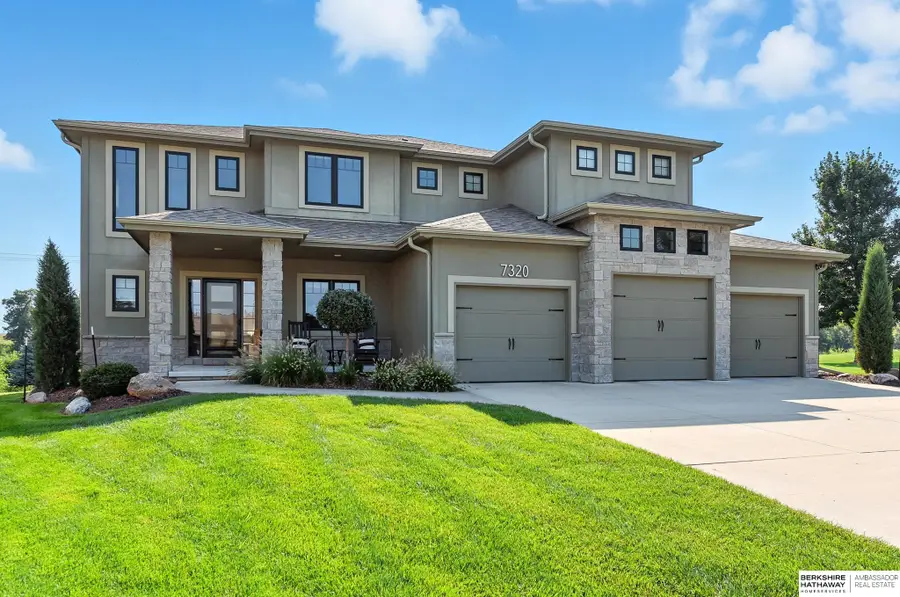 7320 Leawood Circle, Papillion, NE 68046 - Image #2
