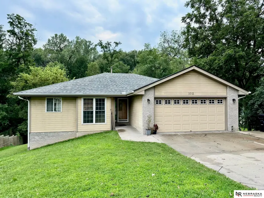 1011 Bradford Drive, Plattsmouth, NE 68048 - Image #2