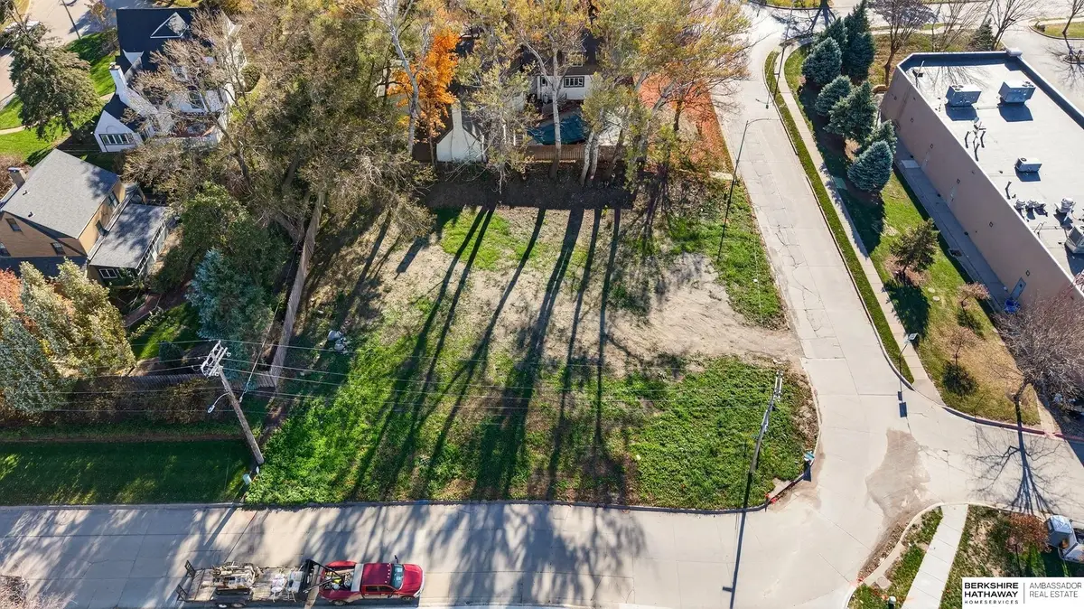 201 S 71st Street, Omaha, NE 68132 - Image #1