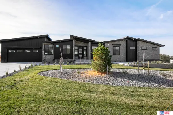 902 S Lakeview Way, Ashland, NE 68003