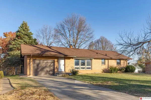 7411 Idledale Lane, Omaha, NE 68112