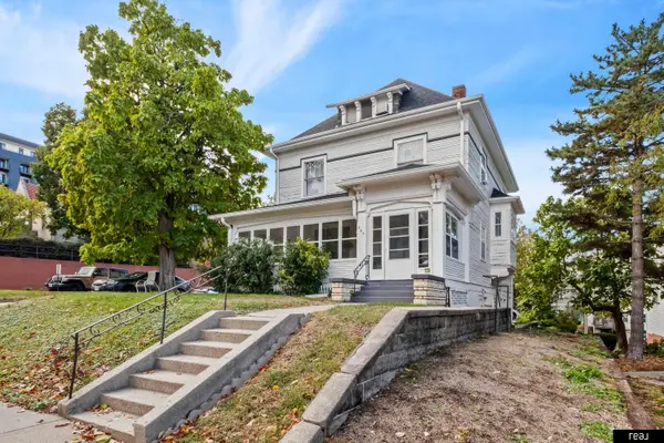 204 S 37th Street, Omaha, NE 68131