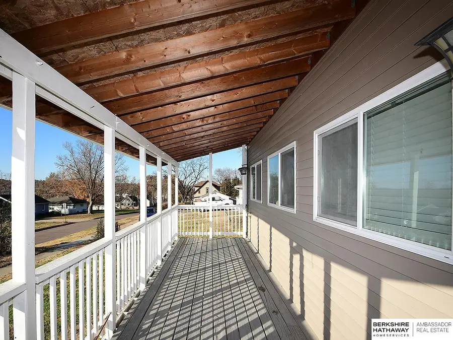 530 E 2nd Street, Papillion, NE 68046 - Image #2