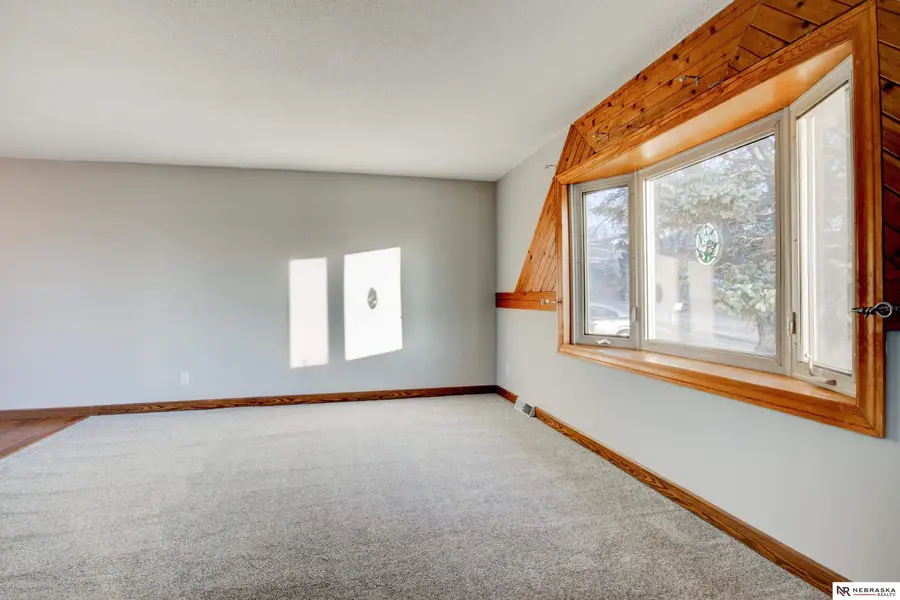 11430 Sunburst Street, Omaha, NE 68164 - Image #3