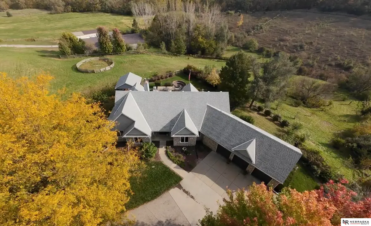 10955 N 58th Plaza, Omaha, NE 68152 - Image #1