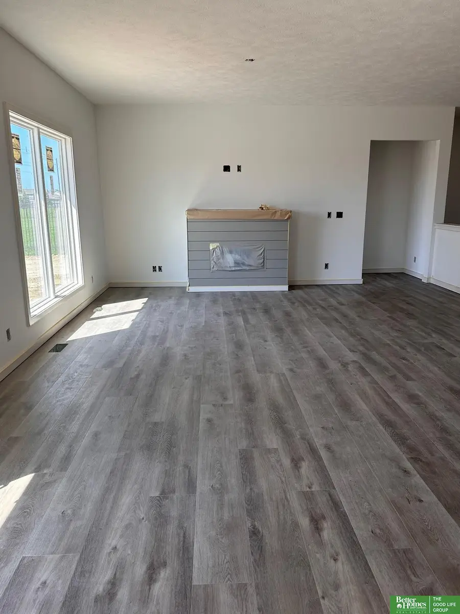 20963 Ogden Street, Elkhorn, NE 68022 - Image #2
