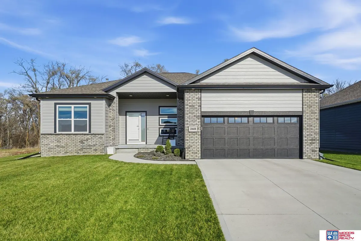 20608 Camelback Avenue, Gretna, NE 68028 - Image #1