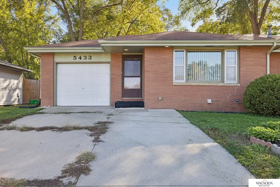 5433 Pioneers Street, Lincoln, NE 68506 - Image #3