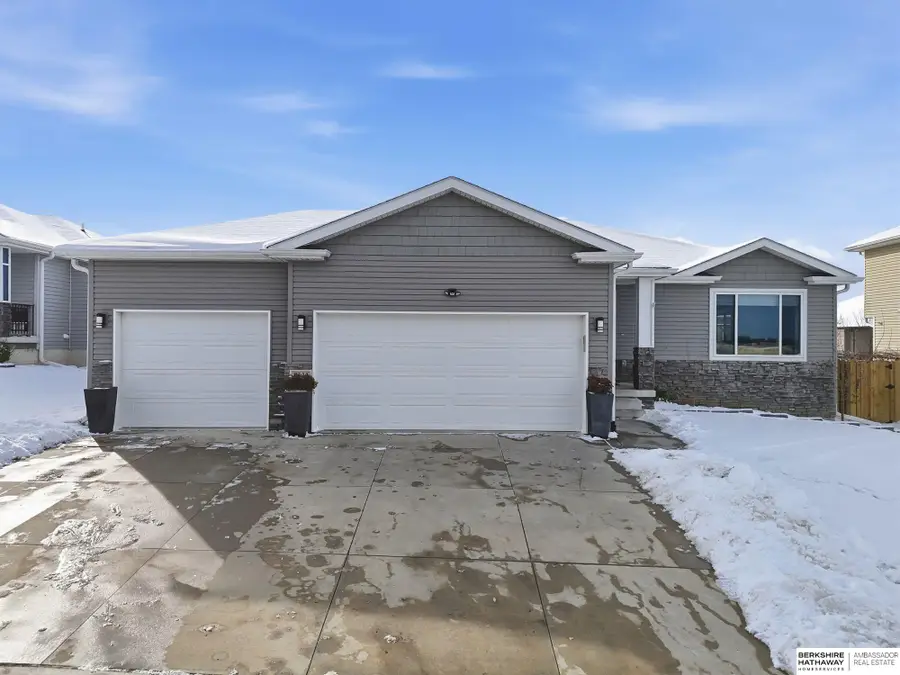 7325 Yankee Woods Drive, Lincoln, NE 68516 - #2