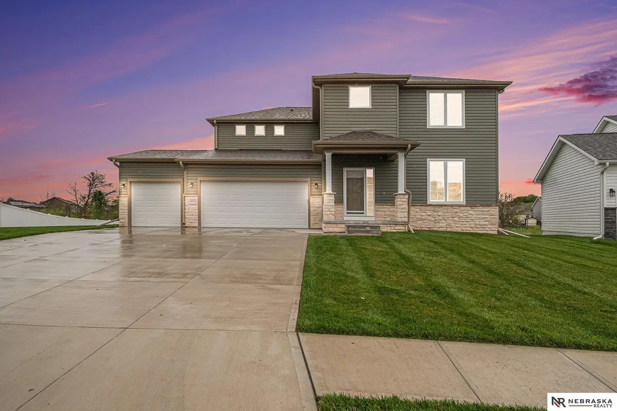 18514 Olive Circle, Omaha, NE 68136 - Image #1