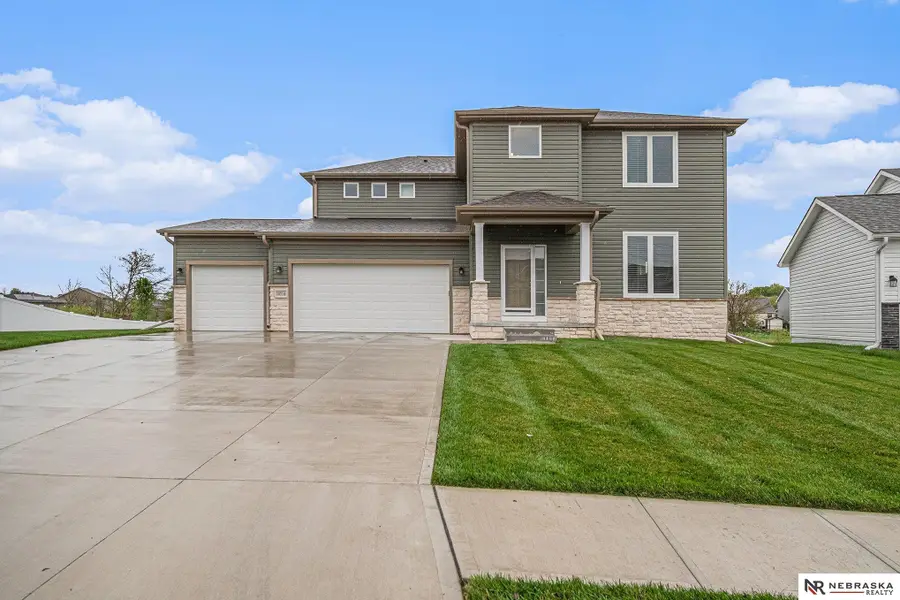 18514 Olive Circle, Omaha, NE 68136 - Image #2