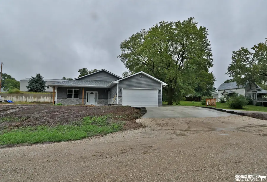 320 Tecumseh Street, Sterling, NE 68443 - Image #2