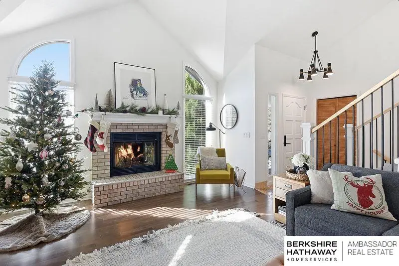 523 S 158th Street, Omaha, NE 68118 - Image #2