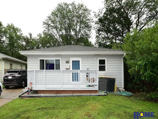 908 N Cotner Boulevard, Lincoln, NE 68505