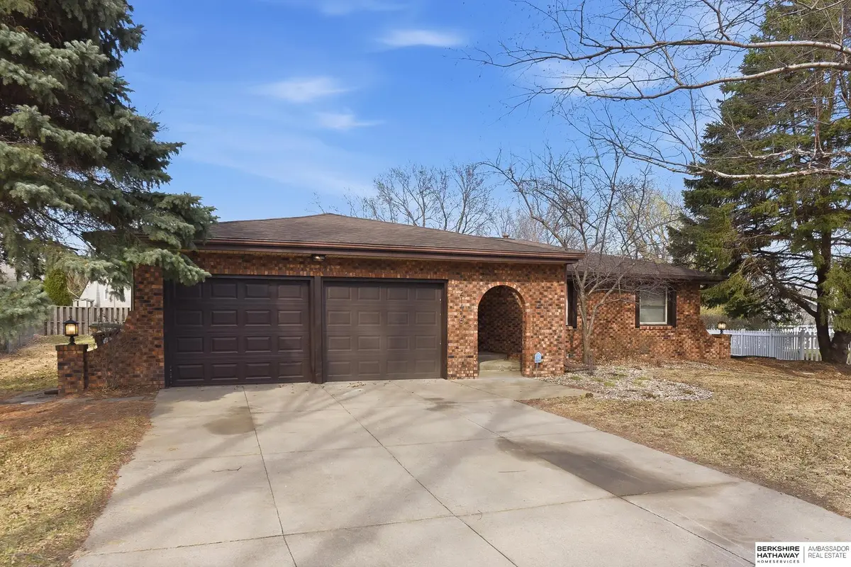 21416 Shamrock Circle, Elkhorn, NE 68022 - #1