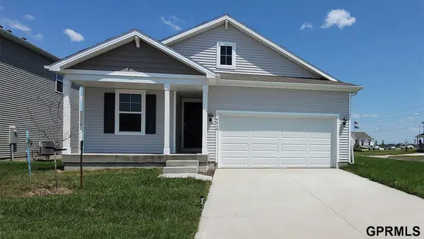 11917 S 114th Avenue, Papillion, NE 68046