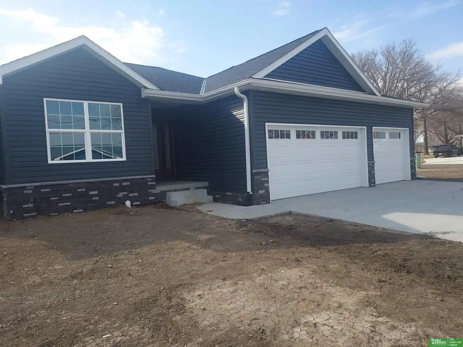 1823 N East Avenue, York, NE 68467 - #3