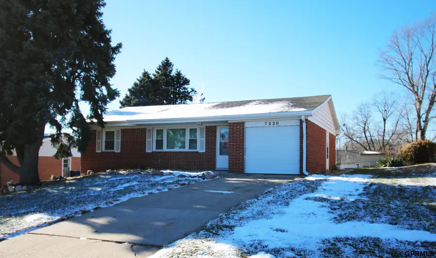 7220 Blue Ridge Drive, Bellevue, NE 68147 - Image #2