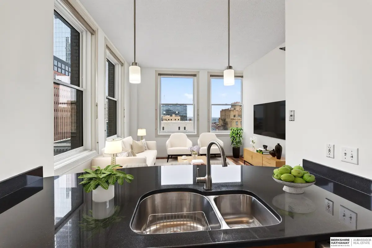 300 S 16th Street #802, Omaha, NE 68102 - Image #1