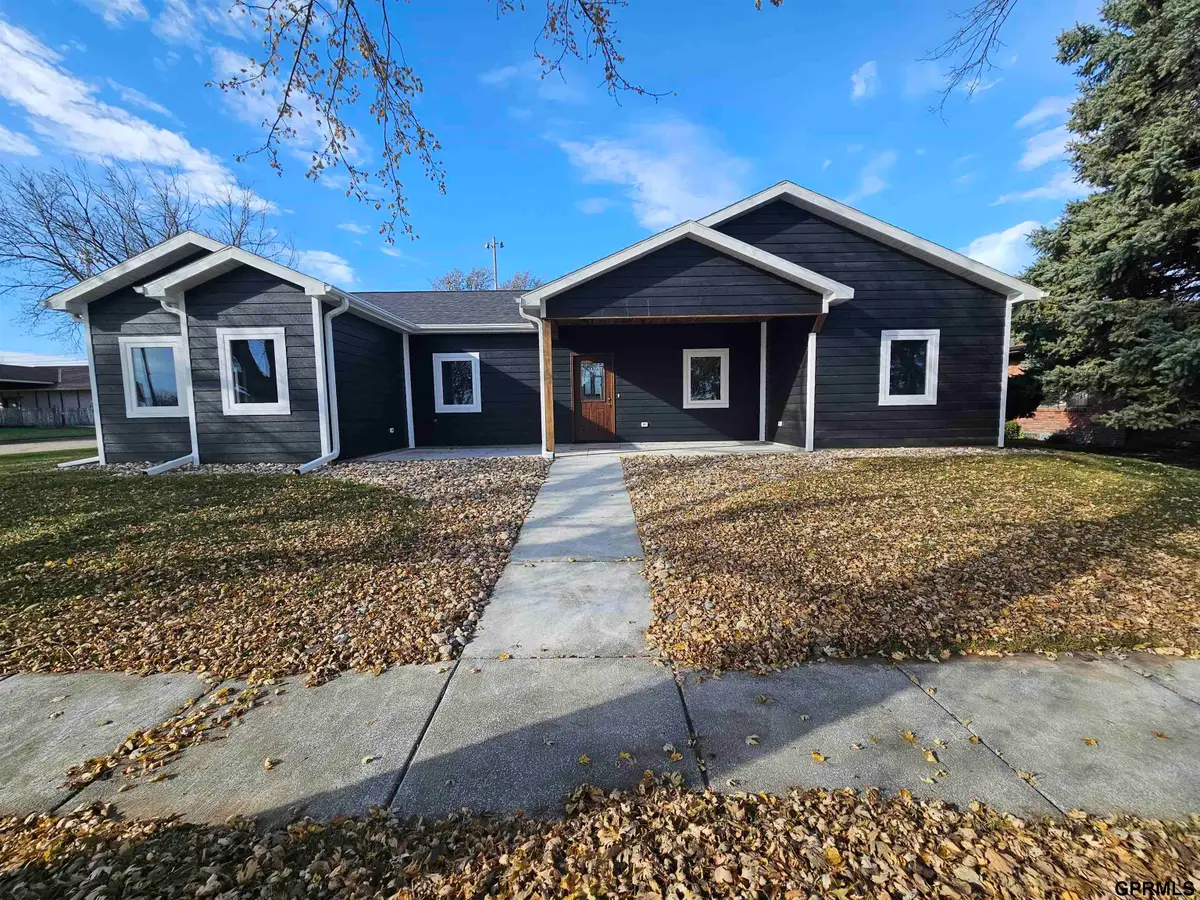 811 S Saunders Avenue, Sutton, NE 68979 - Image #1