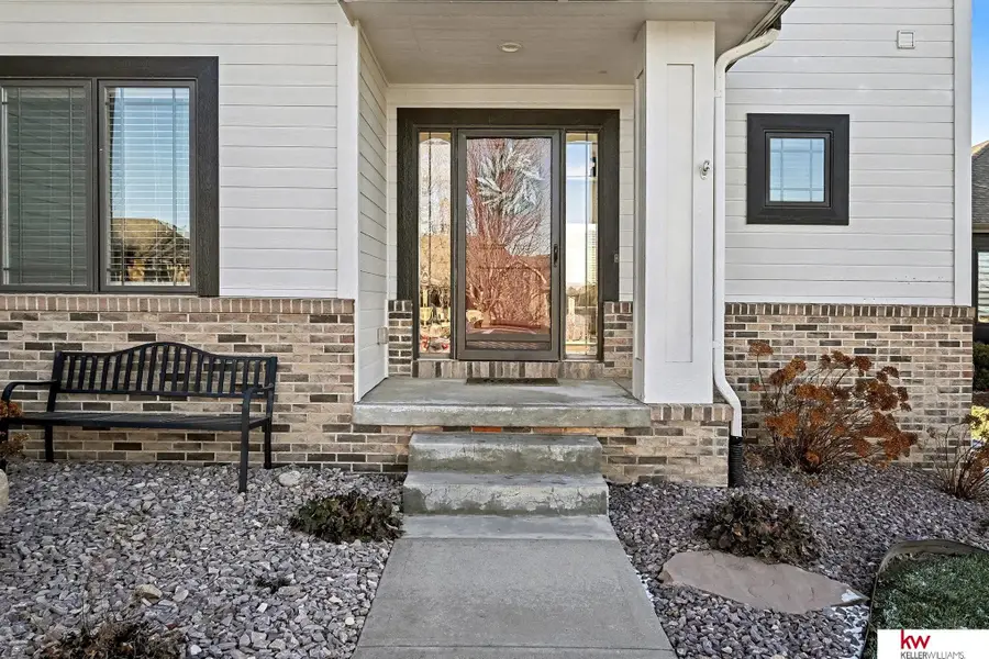 18911 Leavenworth Street, Elkhorn, NE 68022 - Image #2