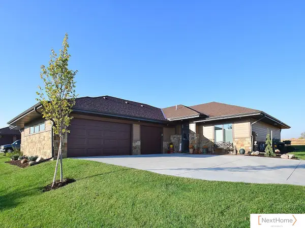 1015 Accolade Lane, Lincoln, NE 68521
