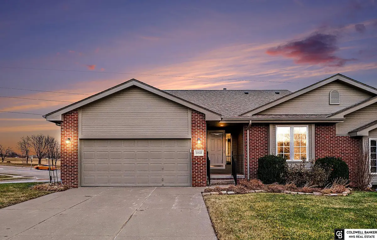 11533 Lakeview Drive, Papillion, NE 68046 - Image #1