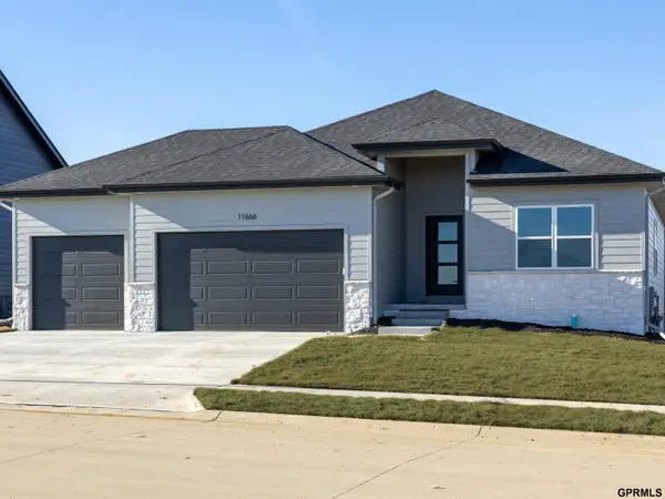 11666 S 124 Avenue, Papillion, NE 68046