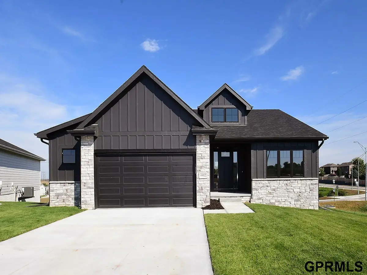 9902 S 180 Avenue Circle, Omaha, NE 68136 - Image #1