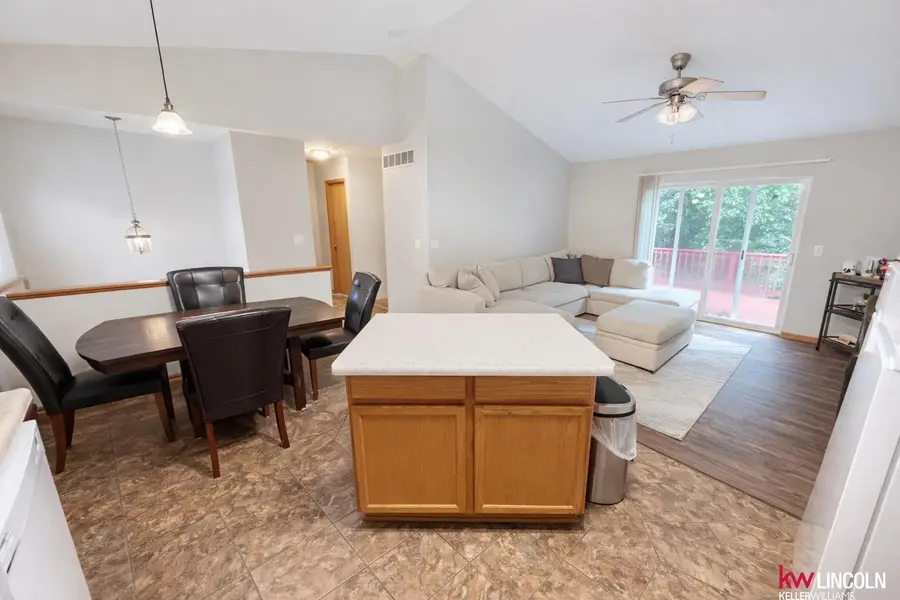 218 W Irving Street, Lincoln, NE 68521 - Image #2