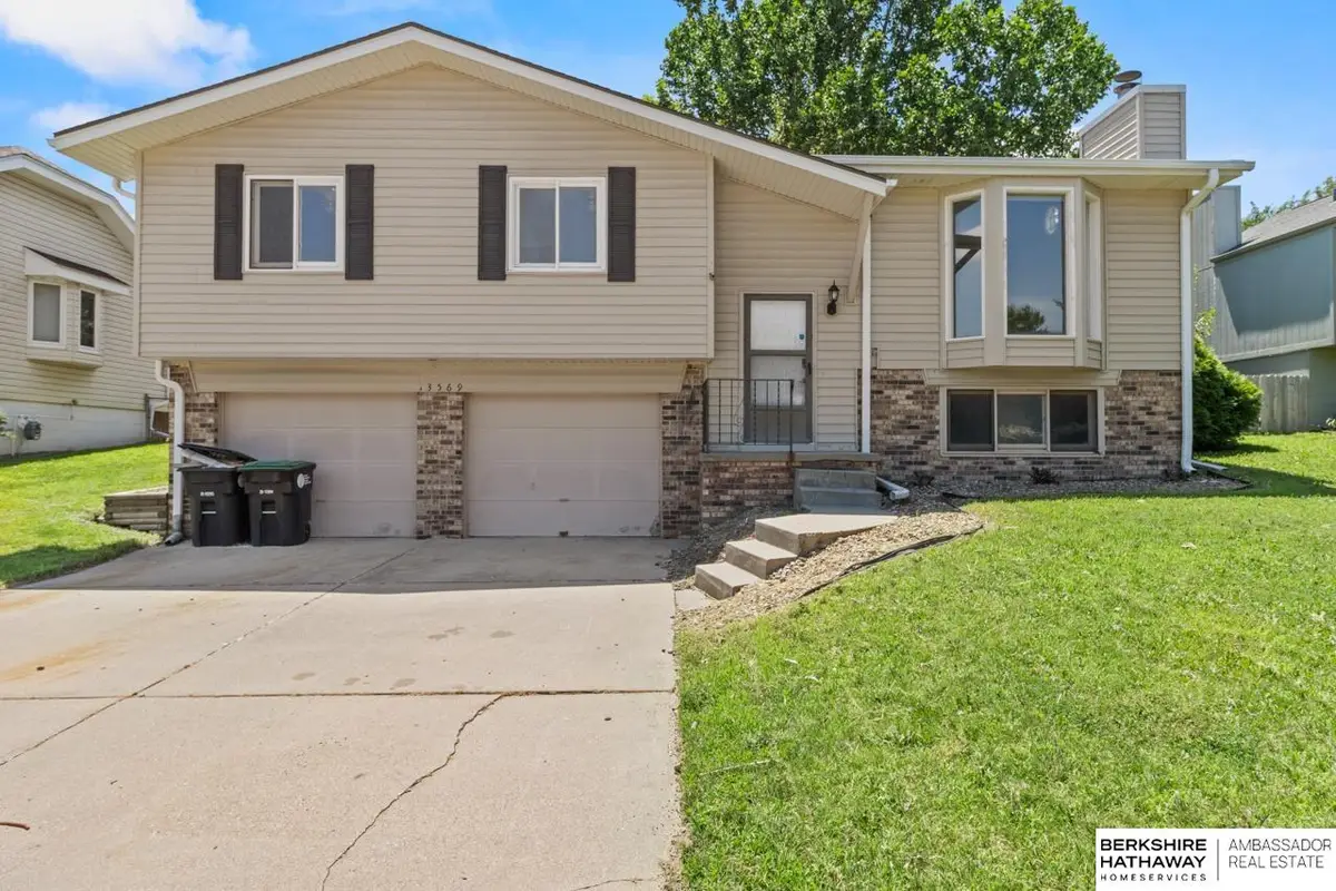13569 Berry Circle, Omaha, NE 68135 - Image #1