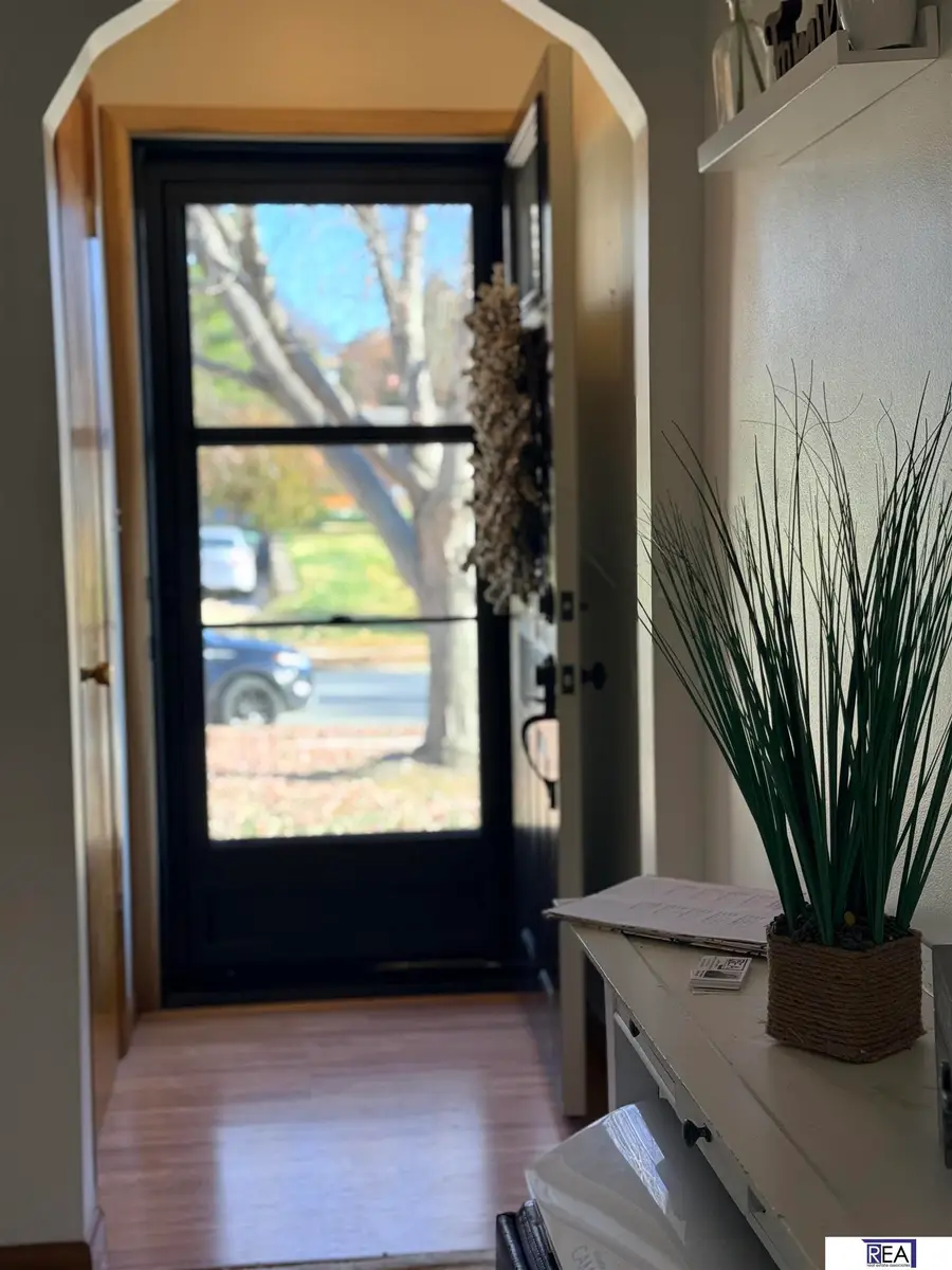 2914 Westgate Road, Omaha, NE 68124 - Image #2