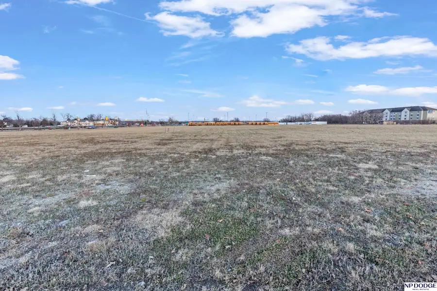 13th E Locust Street, Carter Lake, IA 51510 - Image #3