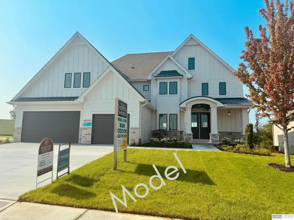 11707 Cove Hollow Drive, Papillion, NE 68046